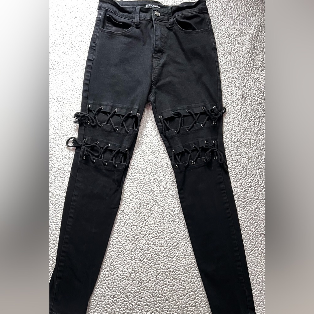 ᪥Hey gurl hey! FASHION NOVA Black Lace-Up Jeans! Color: Black, Size:5᪥